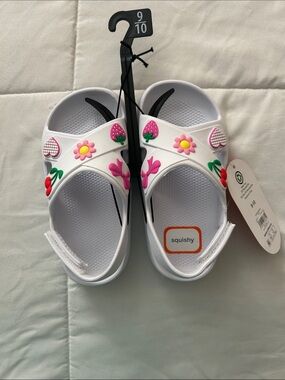 Kids White Floral Charm Sandals - Squishy